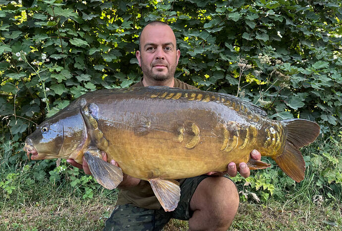 Gaz and Lee Edwards had a busy session on Hardwick Smiths (1)